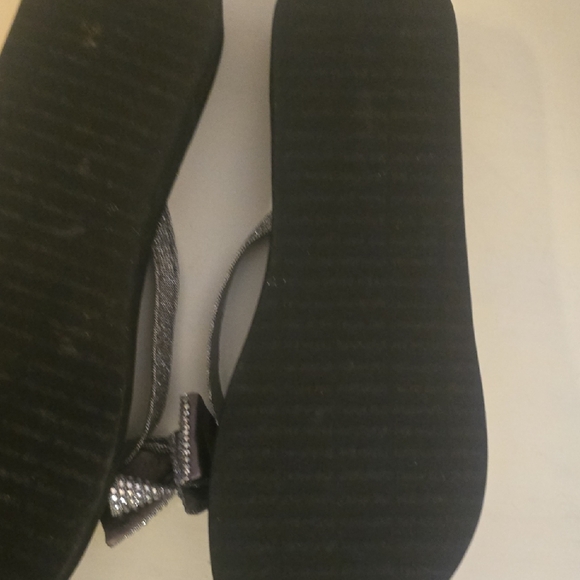 Yellow Box Black Sandals with Silver Glitter Bow - Picture 5 of 9